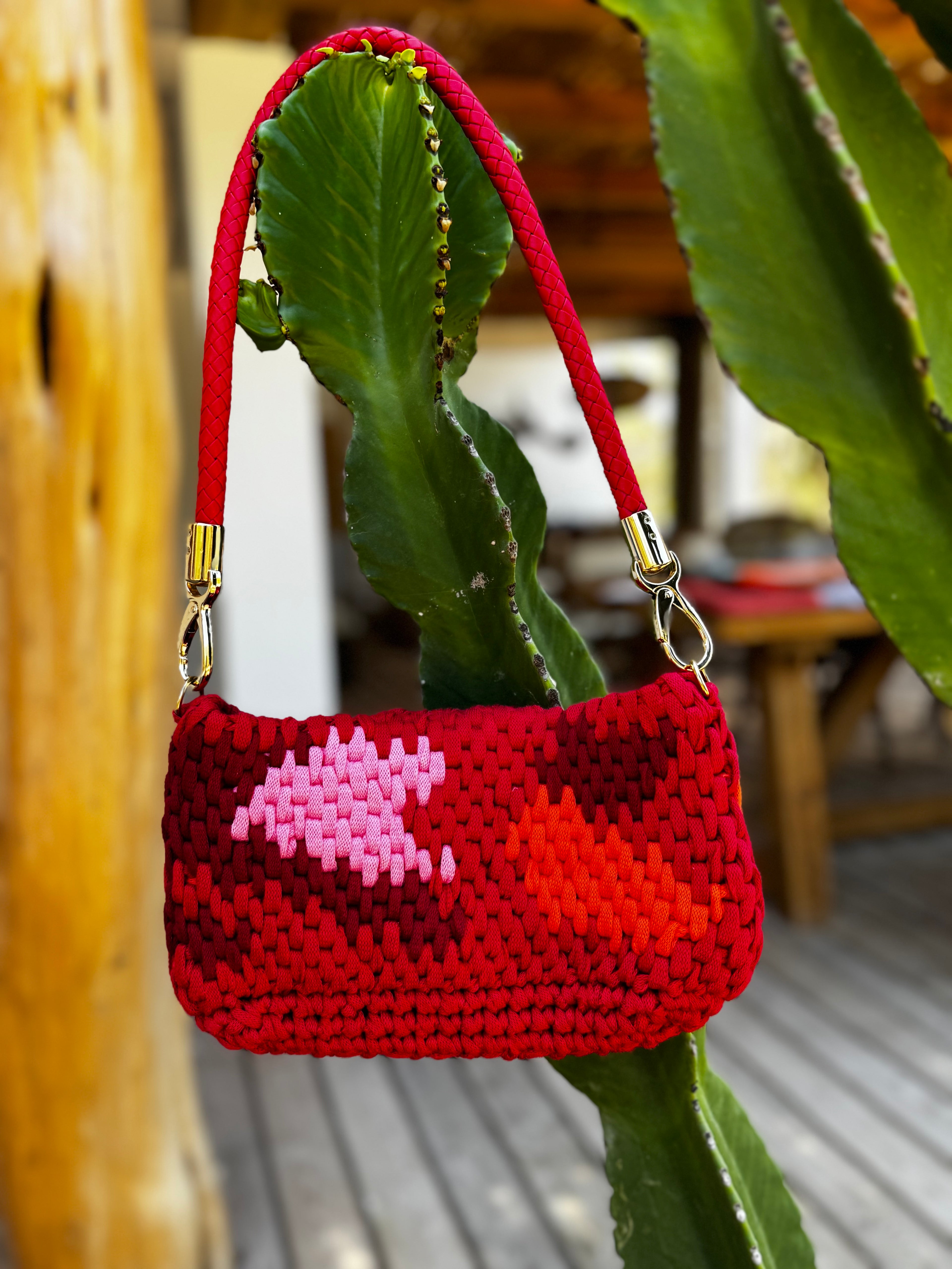 Häkelhandtasche Rot