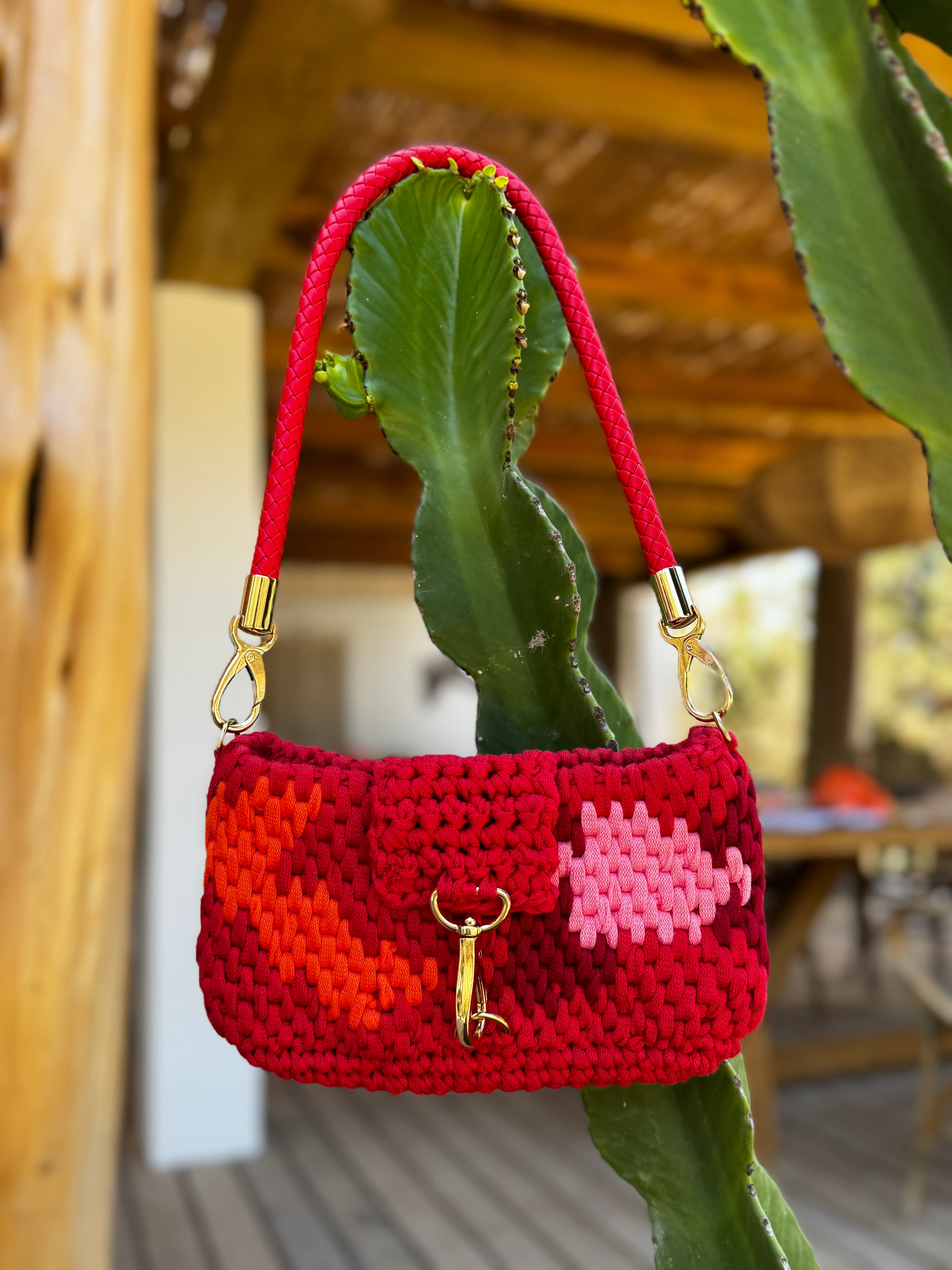 Häkelhandtasche Rot